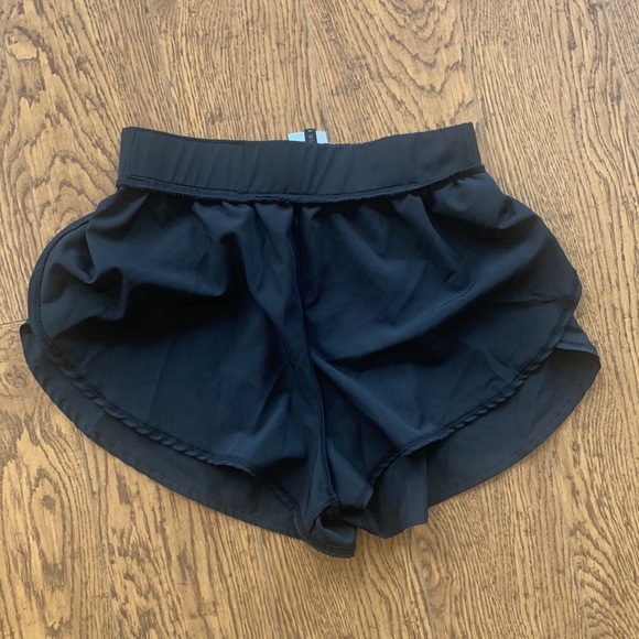 Kendall & Kylie Micro Mini Athletic Short - Picture 4 of 4